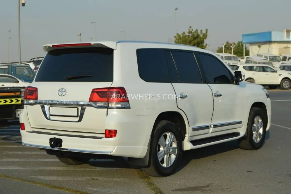 Toyota Land Cruiser 2015 for Sale in Dubai Image-6