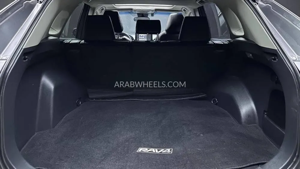 Toyota Rav4 2021 for Sale in Dubai Image-8