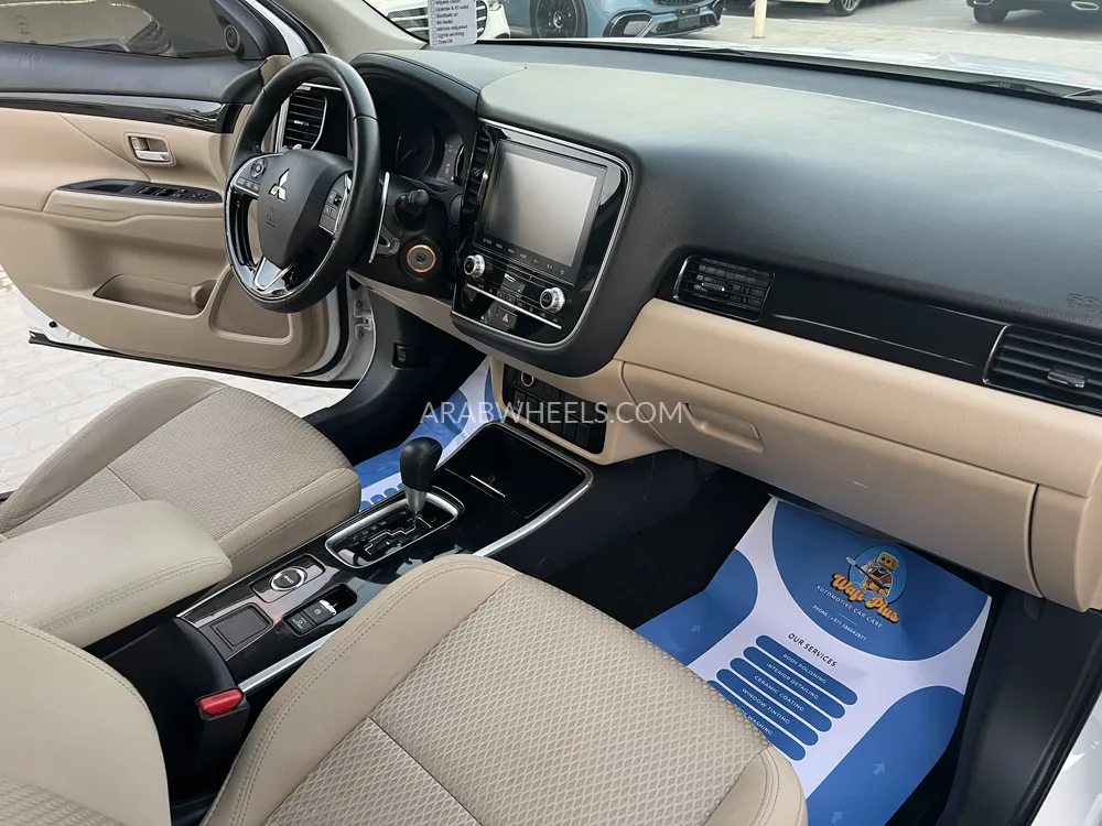 Mitsubishi Outlander 2020 for Sale in Ajman Image-13
