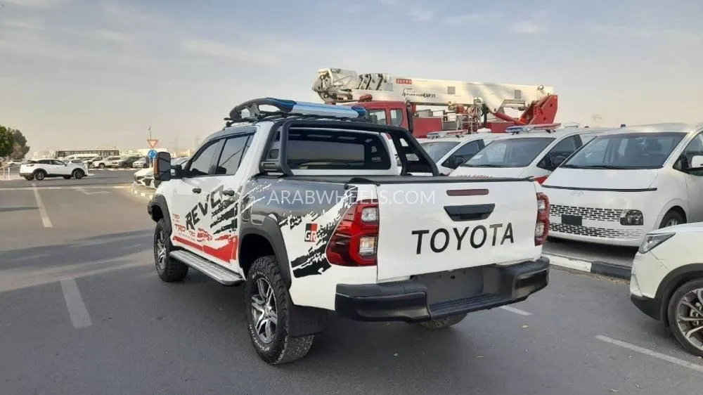 Toyota Hilux 2021 for Sale in Dubai Image-6