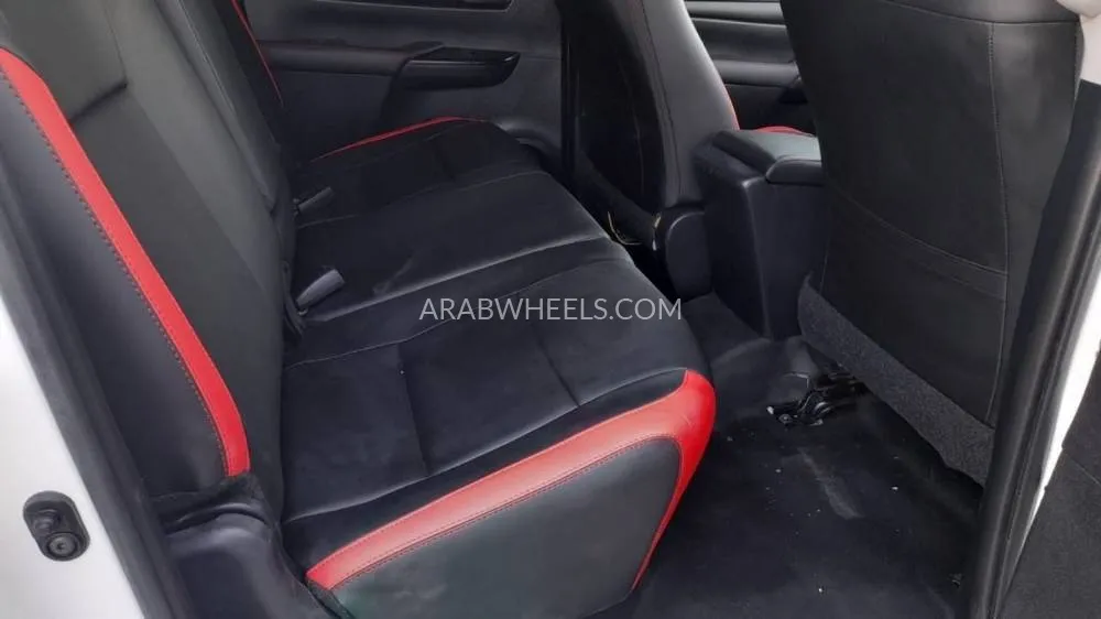 Toyota Hilux 2021 for Sale in Dubai Image-14