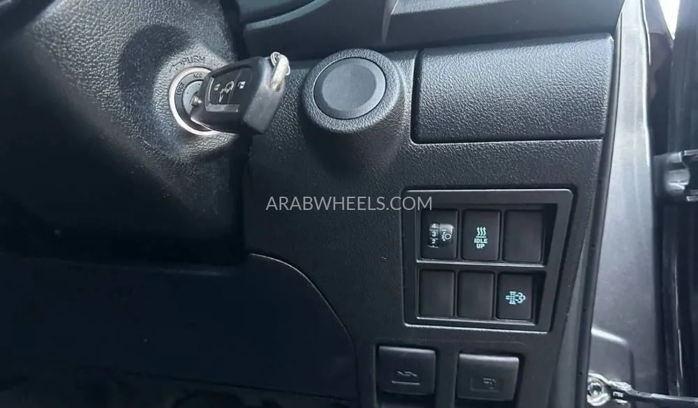 Toyota Hilux 2022 for Sale in Dubai Image-17