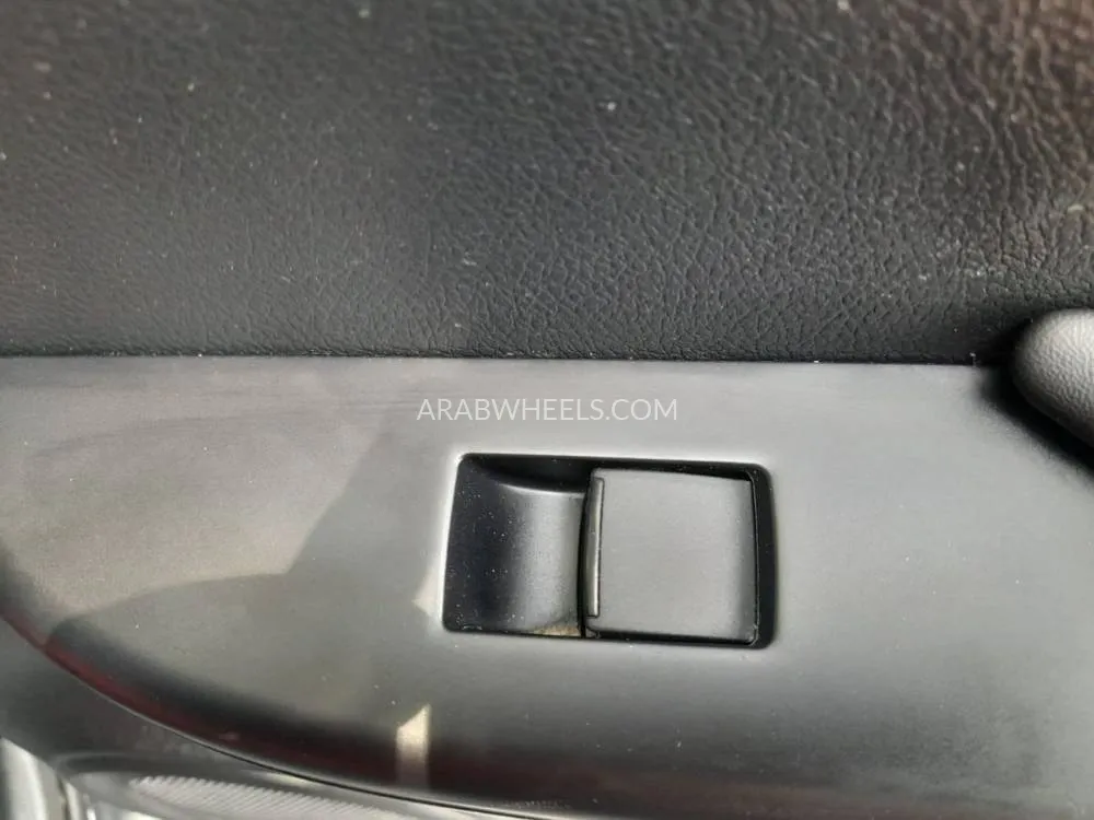 Toyota Hilux 2023 for Sale in Dubai Image-16