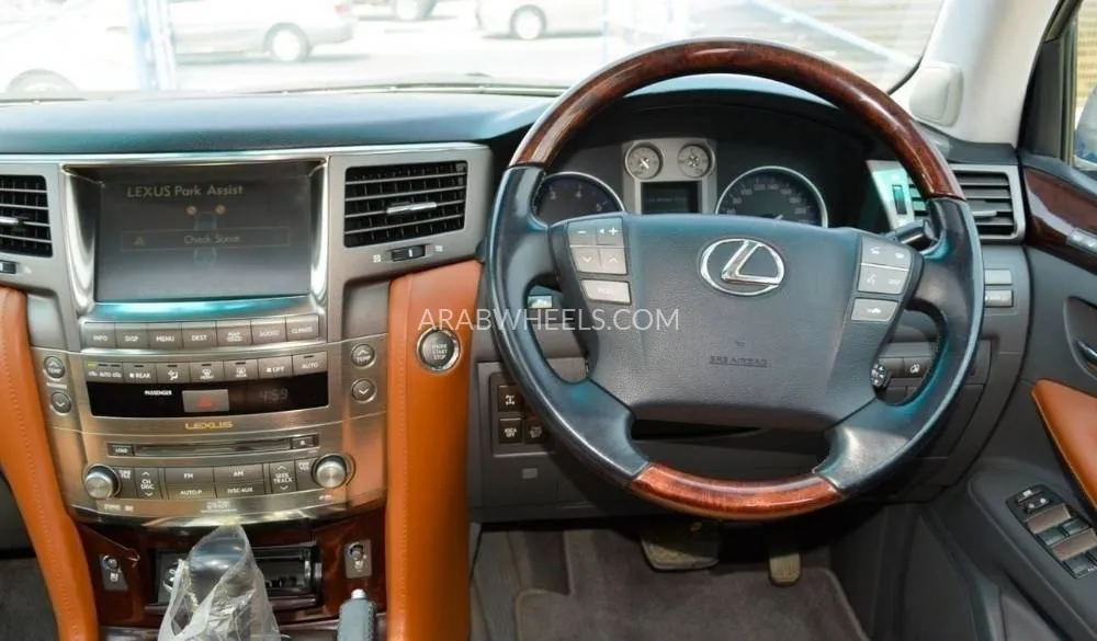 Lexus LX 2008 for Sale in Dubai Image-9