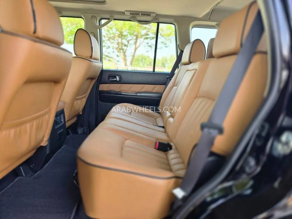 Nissan Patrol 2021 for Sale in Dubai Image-7