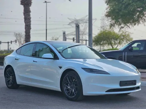 Tesla Model 3 2024