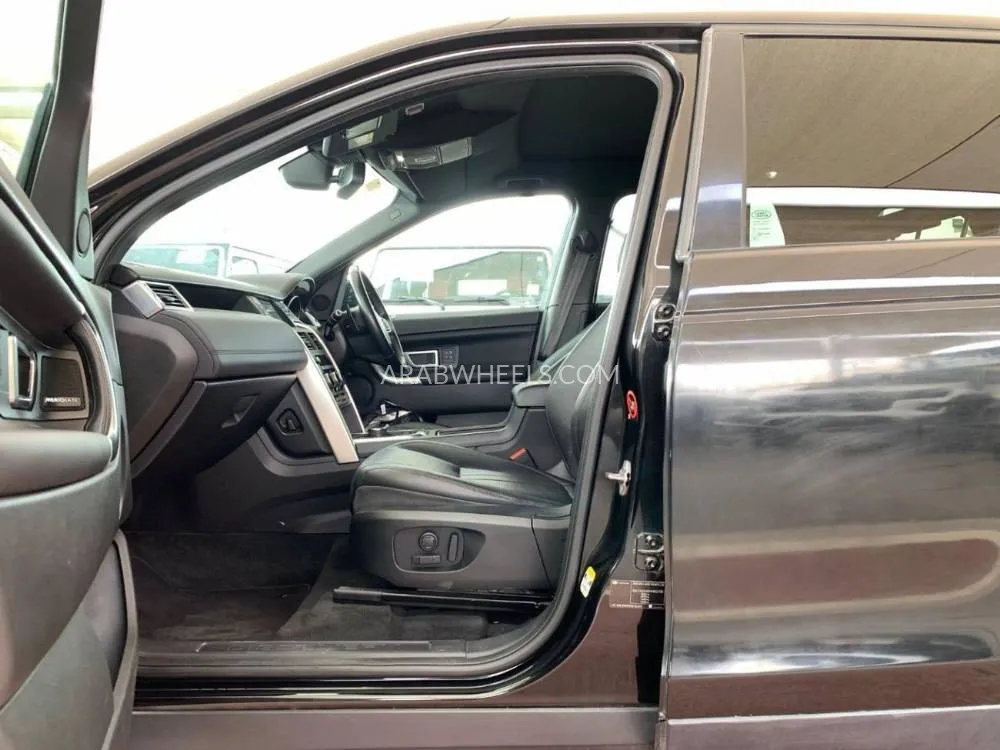 Land Rover Discovery 2016 for Sale in Dubai Image-11