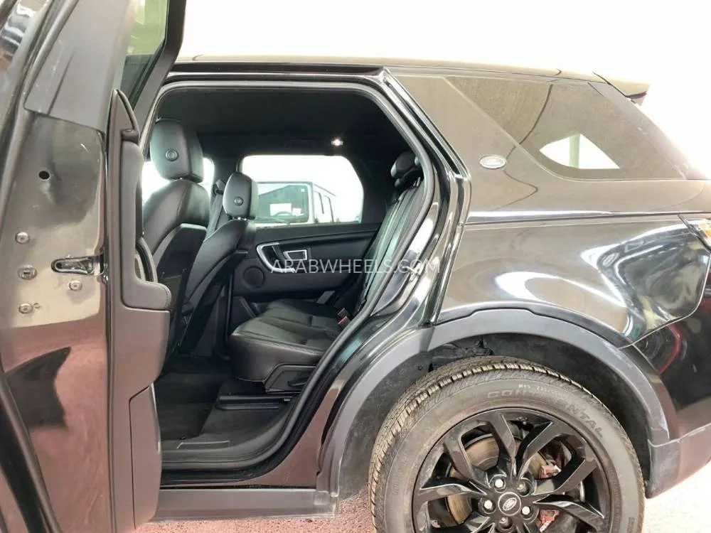 Land Rover Discovery 2016 for Sale in Dubai Image-13