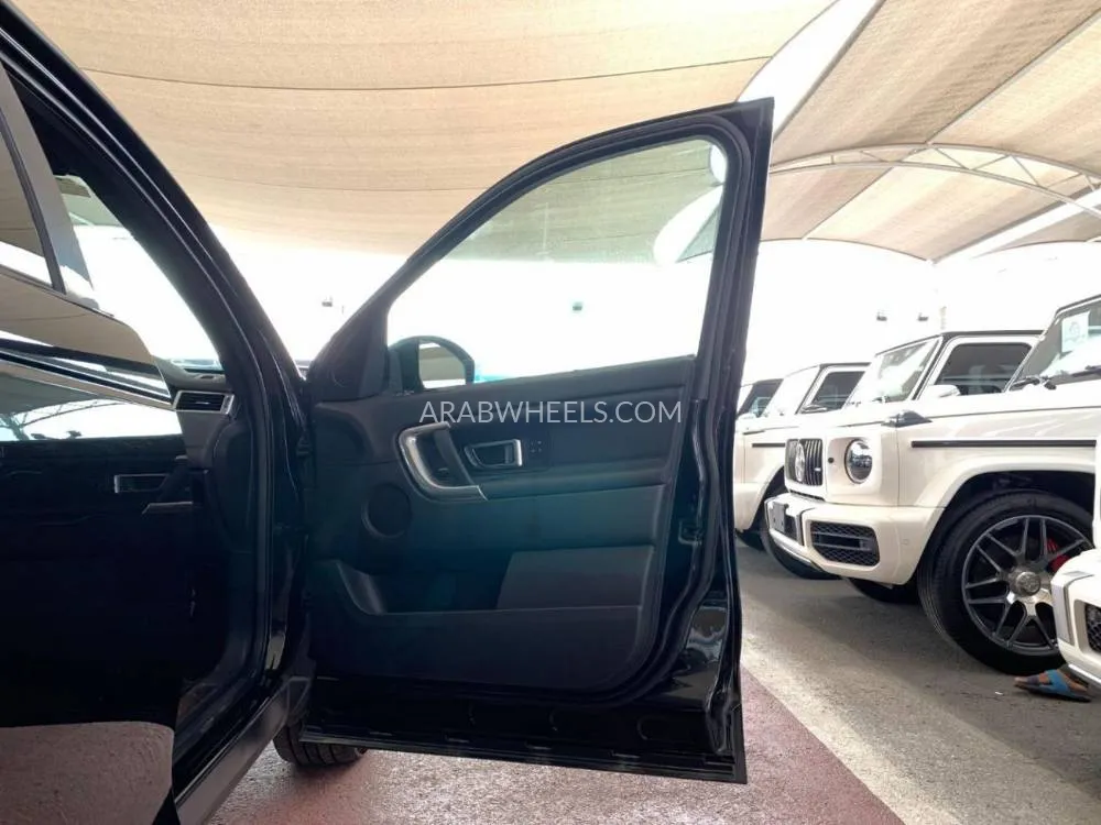 Land Rover Discovery 2016 for Sale in Dubai Image-15