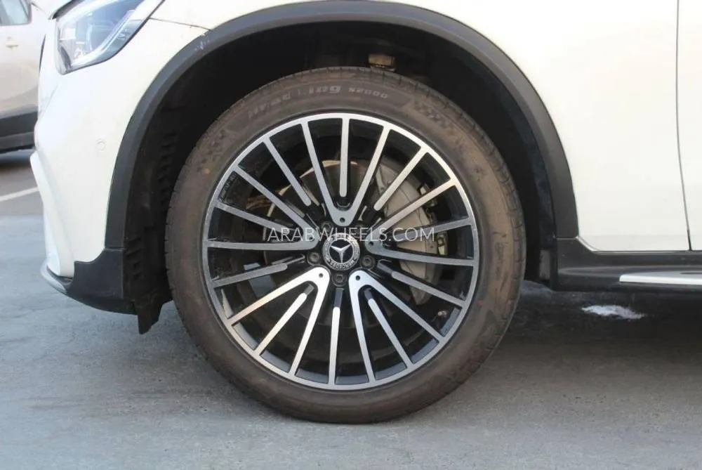 Mercedes Benz GLC Class 2019 for Sale in Dubai Image-18