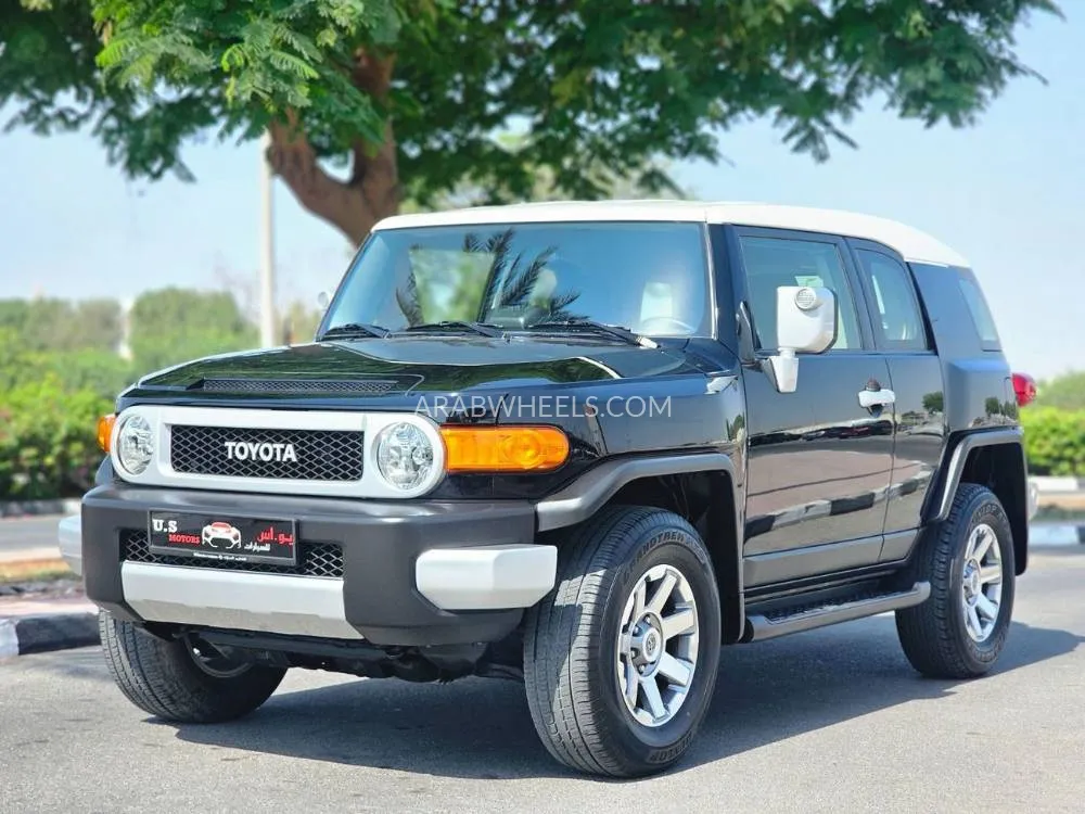 Toyota FJ Cruiser 2023 for Sale in Dubai Image-1