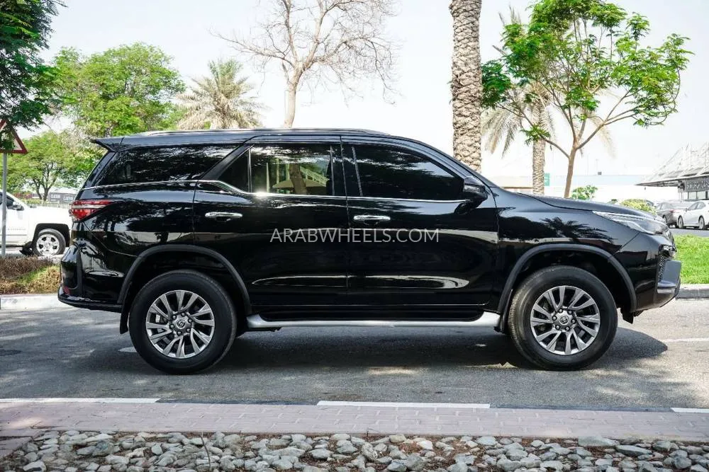 Toyota Fortuner 2022 for Sale in Dubai Image-8