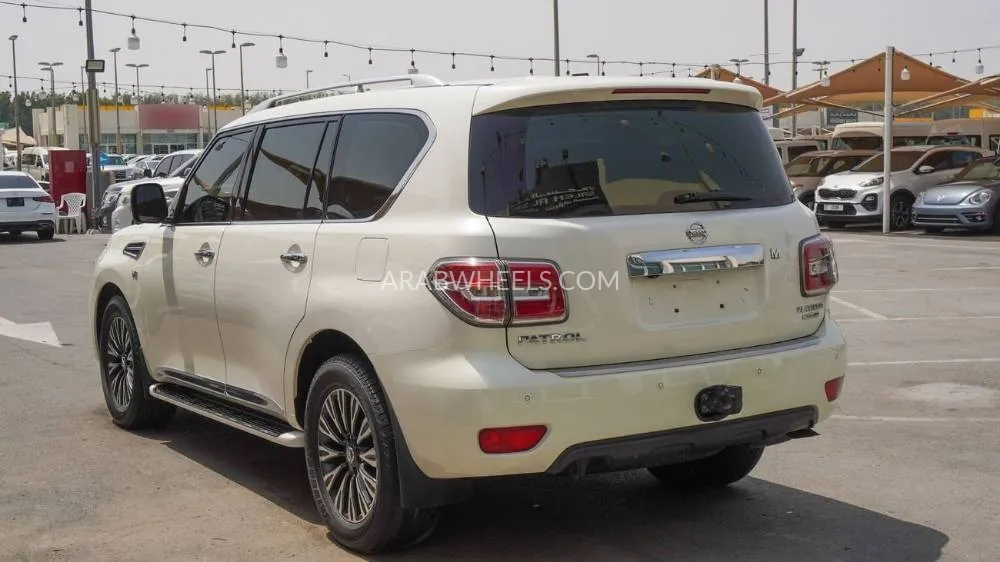 Nissan Patrol 2015 for Sale in Sharjah Image-15