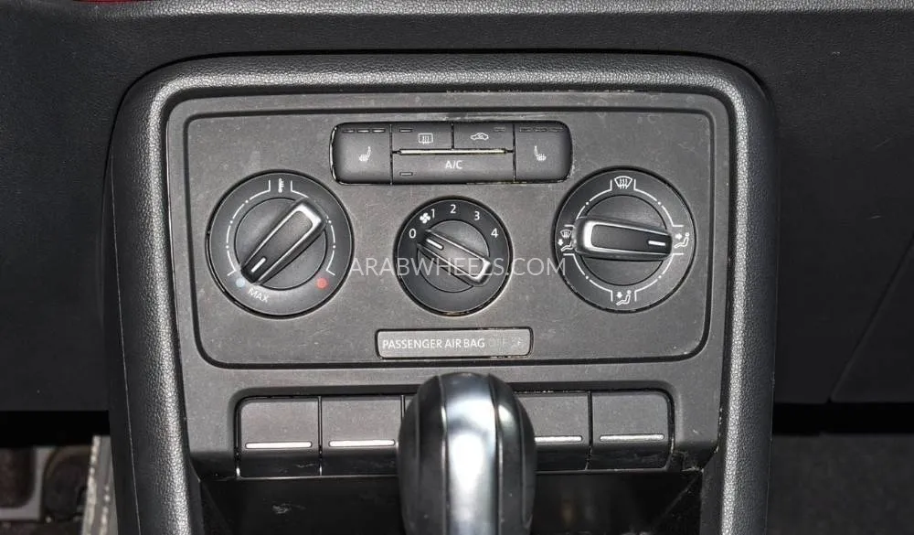 Volkswagen Beetle 2016 for Sale in Sharjah Image-10