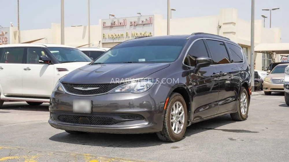 Chrysler Grand Voyager 2023 for Sale in Sharjah Image-3