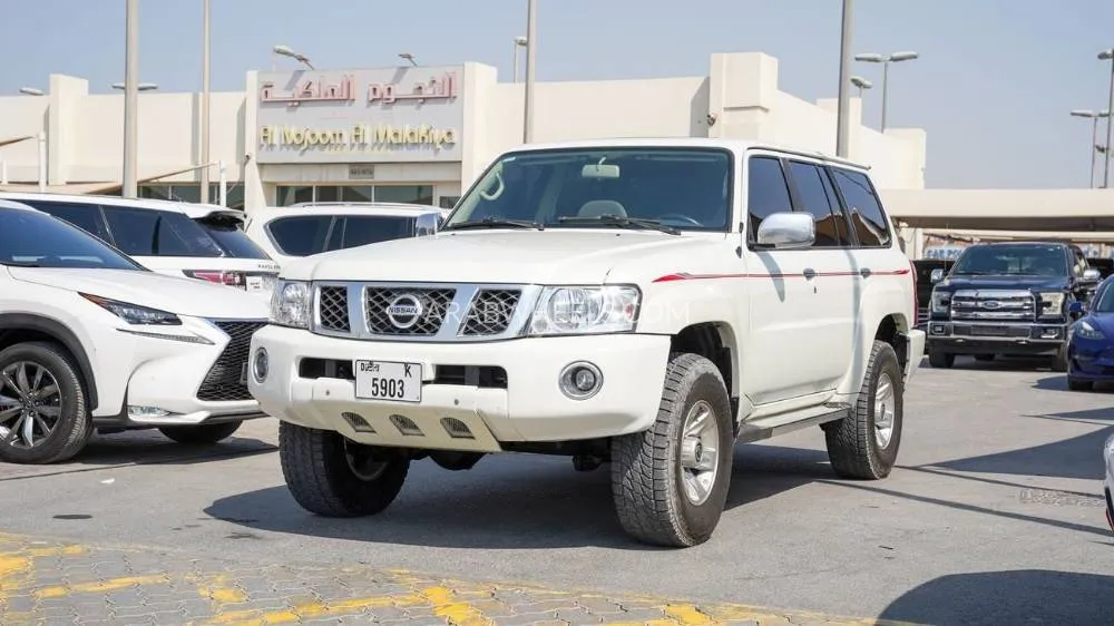 Nissan Patrol 2022 for Sale in Sharjah Image-3