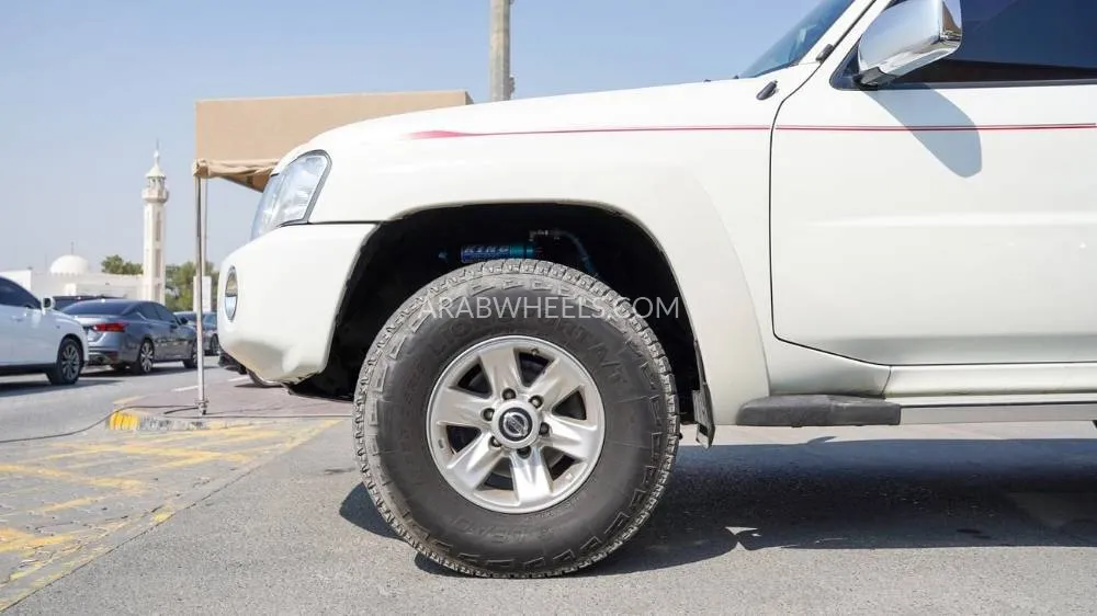Nissan Patrol 2022 for Sale in Sharjah Image-18