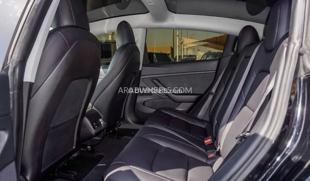 Tesla Model 3 2020 for Sale in Sharjah Image-12