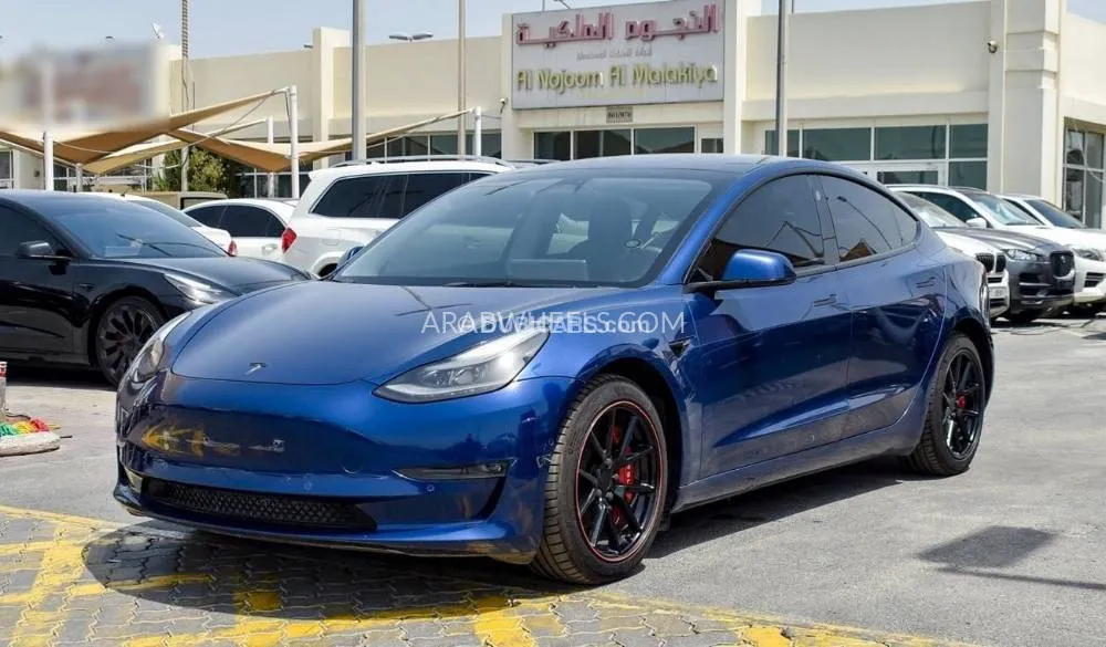 Tesla Model 3 2022 for Sale in Sharjah Image-3