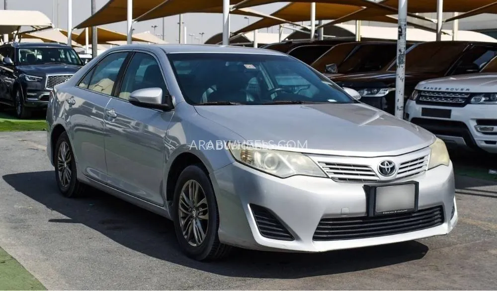 Toyota Camry 2015 for Sale in Sharjah Image-1
