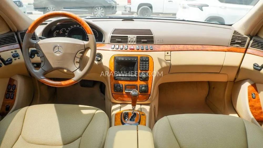 مرسيدس بنز CLS Class 2002 for Sale in الشارقة Image-8