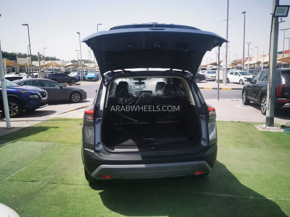 Nissan Rogue 2023 for Sale in Sharjah Image-11