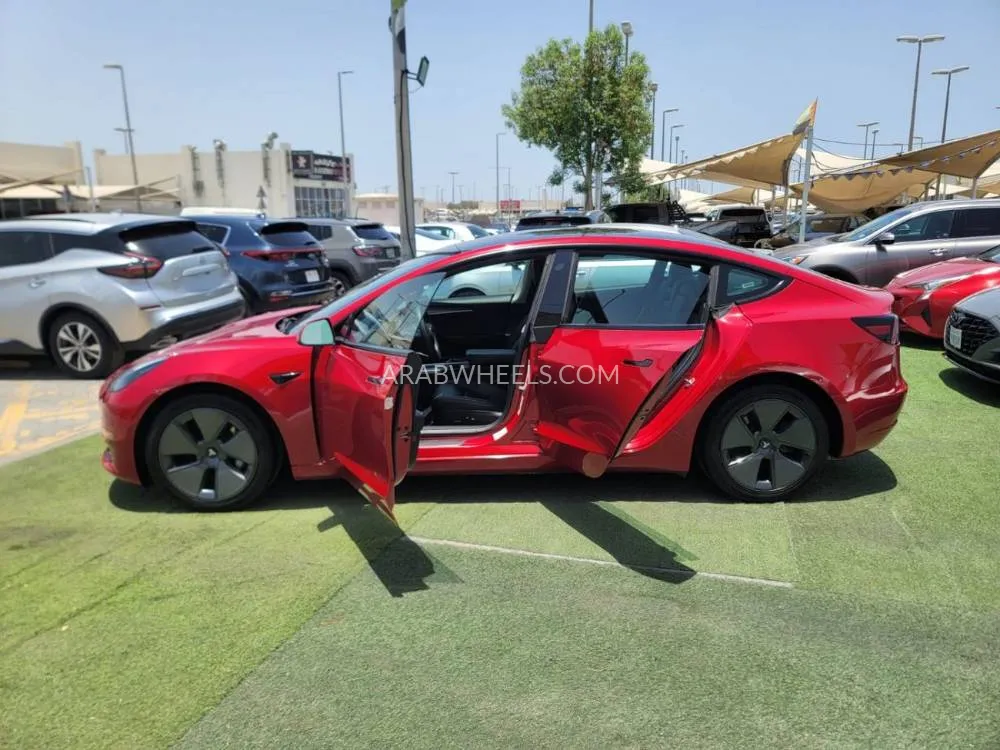 Tesla Model 3 2023 for Sale in Sharjah Image-7
