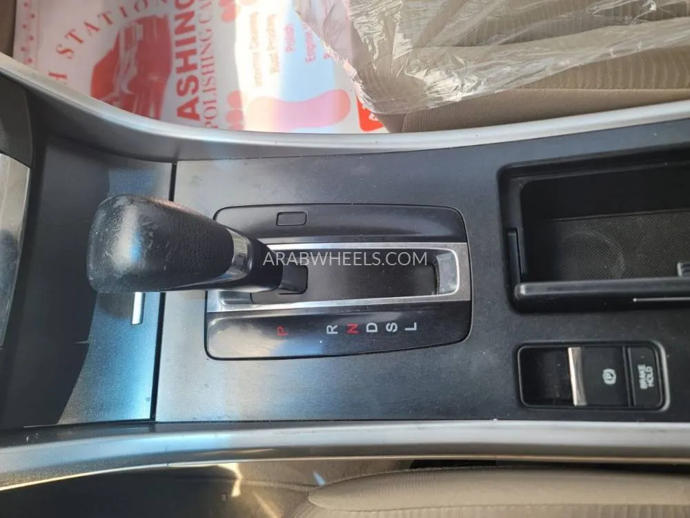 Honda Accord 2015 for Sale in Sharjah Image-15