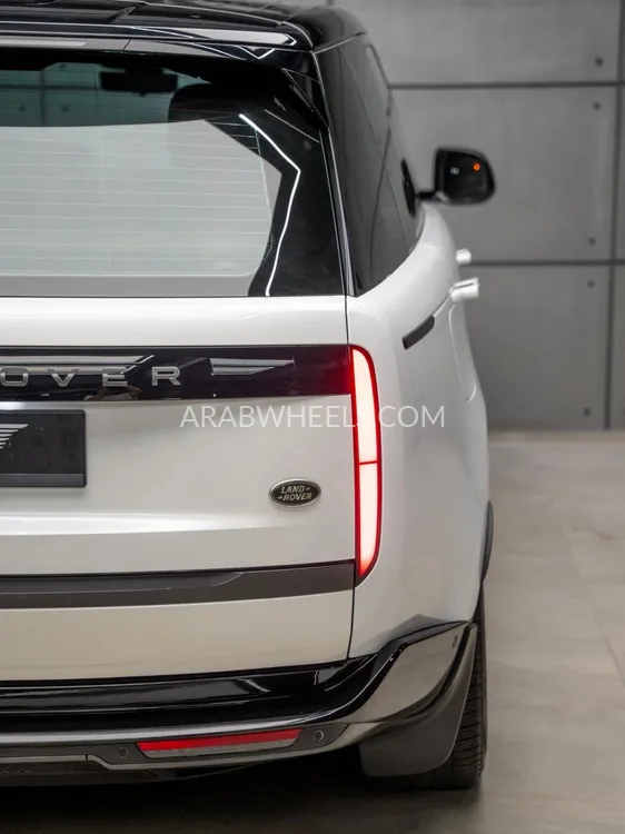 Land Rover Range Rover 2023 for Sale in Dubai Image-19