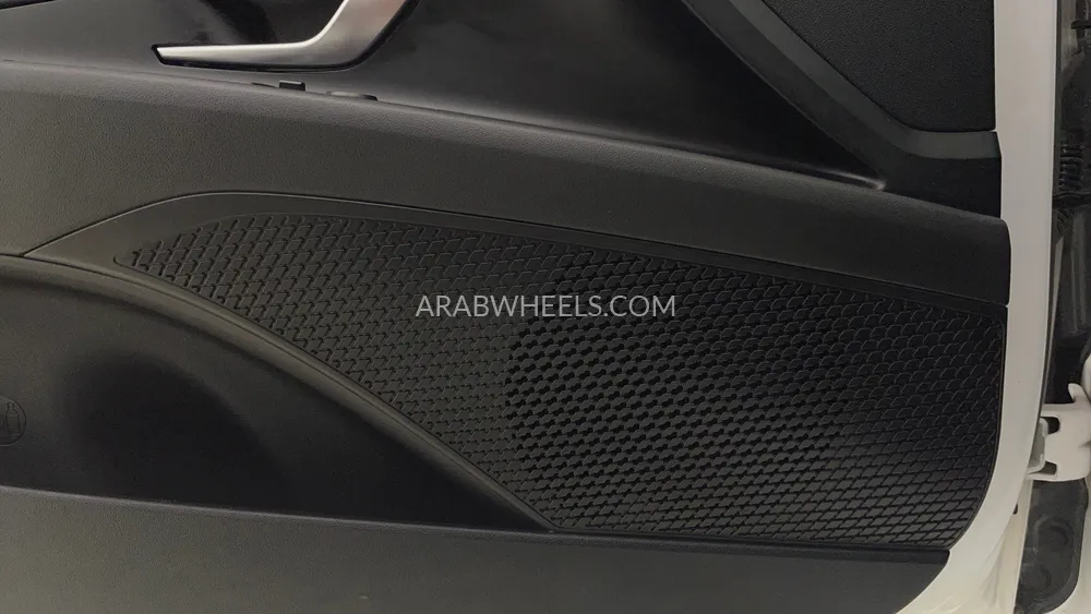 Hyundai Elantra 2023 for Sale in Dubai Image-21