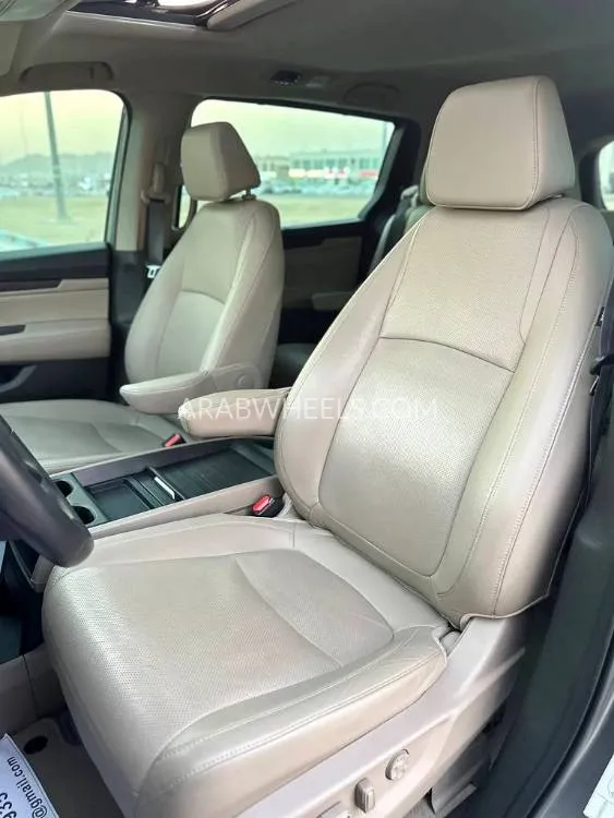Honda Odyssey 2019 for Sale in Abu Dhabi Image-6