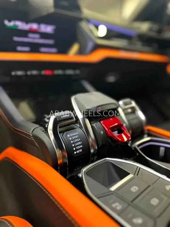Lamborghini Urus 2025 for Sale in Dubai Image-18