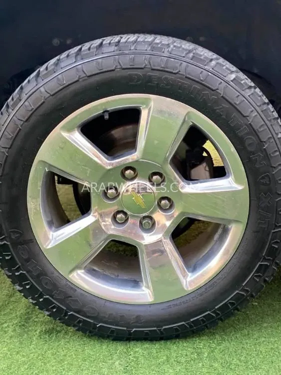 Chevrolet Tahoe 2015 for Sale in Sharjah Image-12