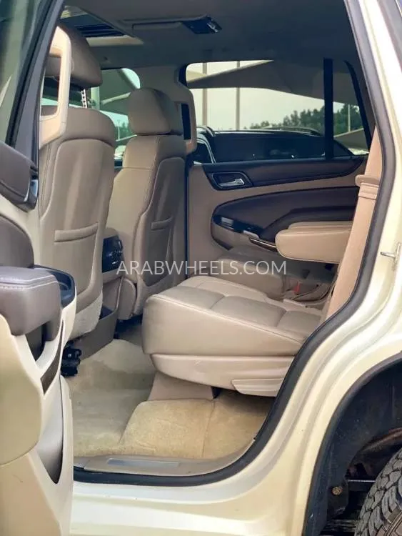 Chevrolet Tahoe 2015 for Sale in Sharjah Image-15