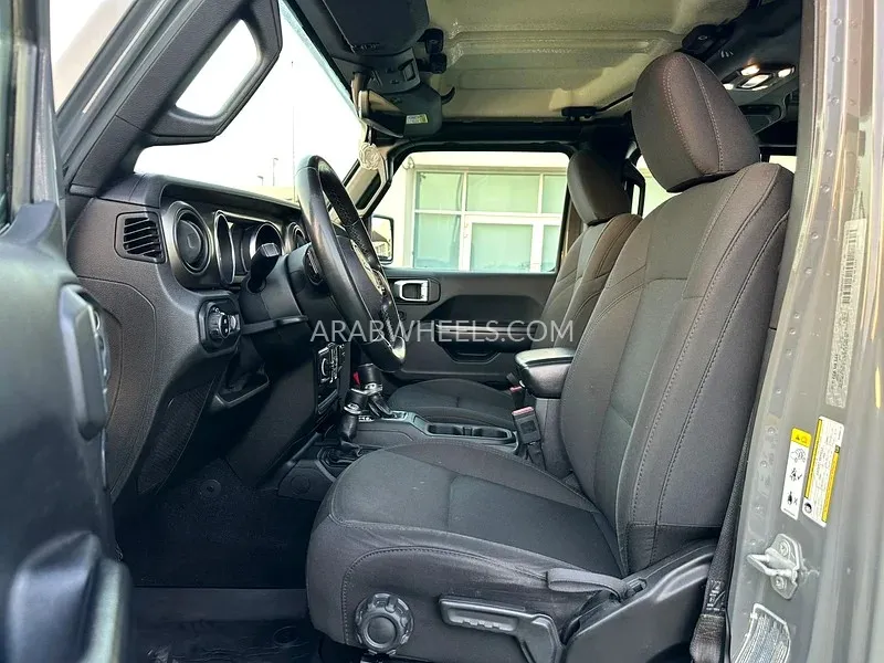 جيب رانجلر 2019 for Sale in الشارقة Image-6