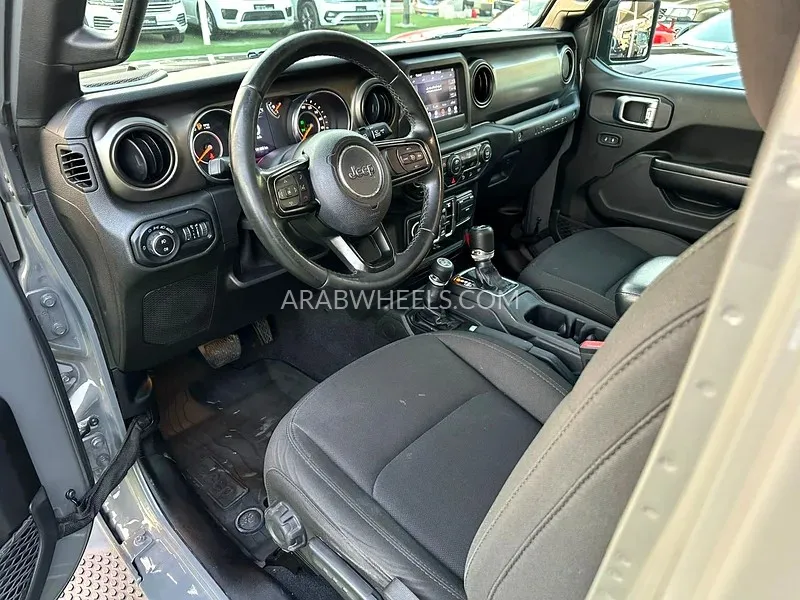 جيب رانجلر 2019 for Sale in الشارقة Image-15