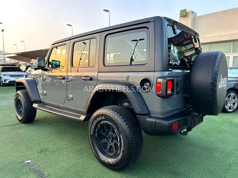 جيب رانجلر 2019 for Sale in الشارقة Image-17