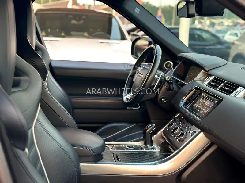Land Rover Range Rover Sport 2016 for Sale in Sharjah Image-16