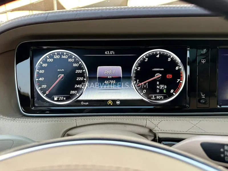 مرسيدس بنز CLS Class 2015 for Sale in الشارقة Image-16