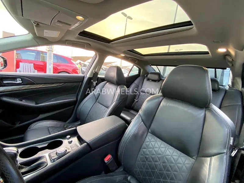 Nissan Maxima 2017 for Sale in Sharjah Image-13