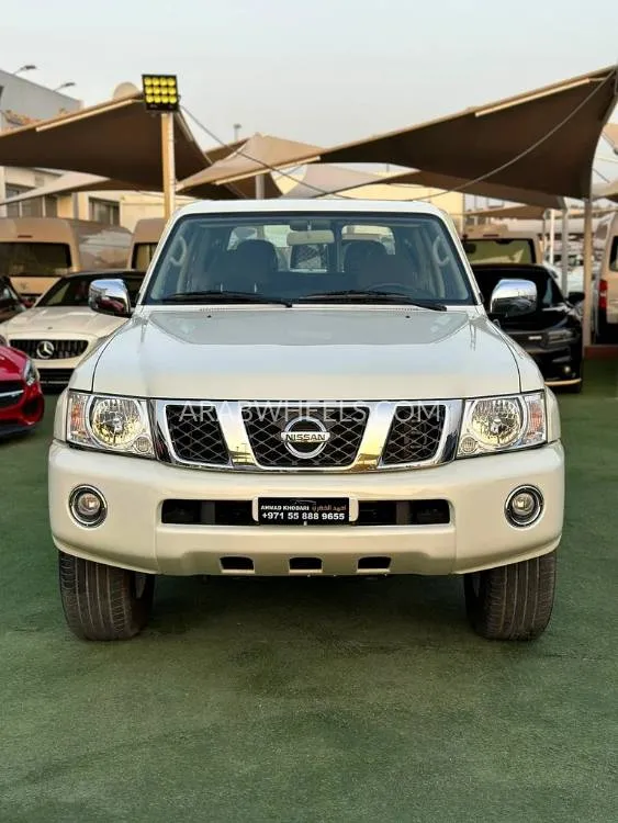 Nissan Patrol 2022 for Sale in Sharjah Image-9