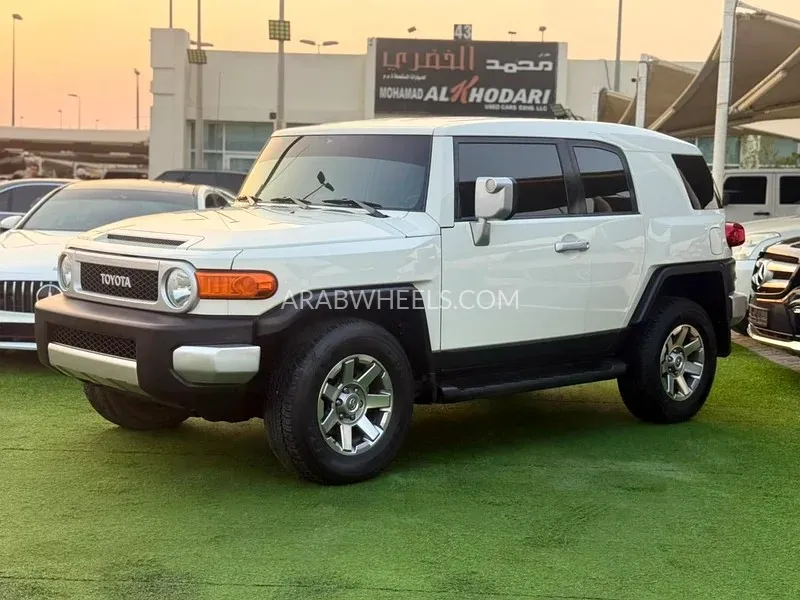 Toyota FJ Cruiser 2023 for Sale in Sharjah Image-7