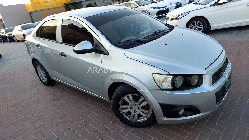 Chevrolet Sonic 2014 for Sale in Sharjah Image-2