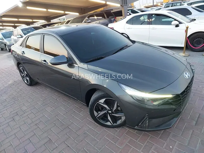 Hyundai Elantra 2021 for Sale in Sharjah Image-2