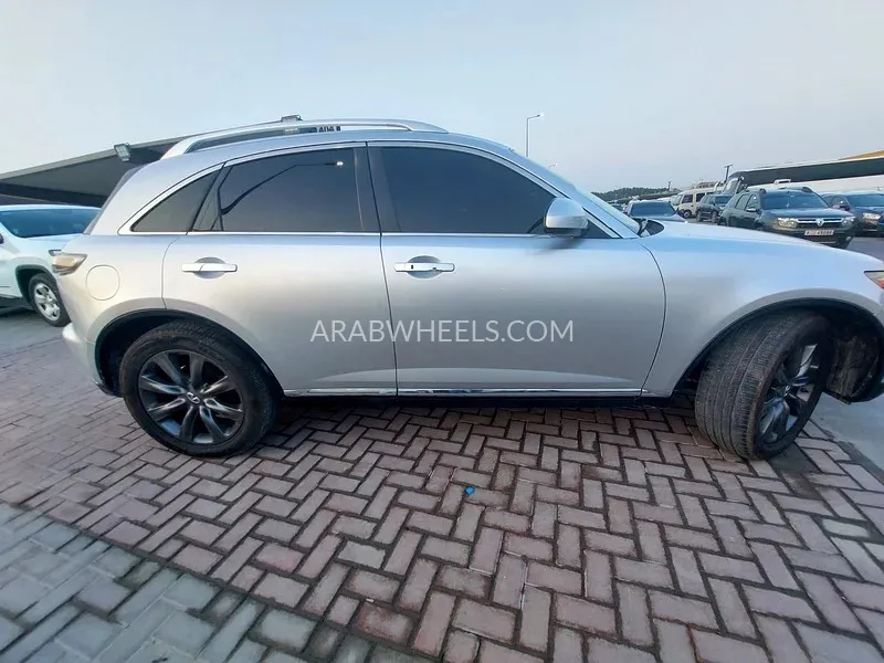 Infiniti FX35 2008 for Sale in Sharjah Image-3