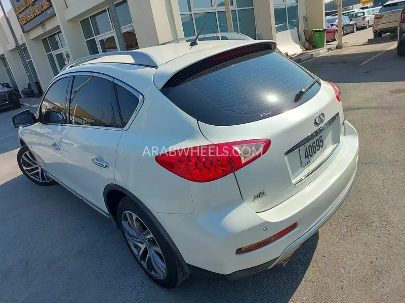 Infiniti QX50 2017 for Sale in Sharjah Image-10