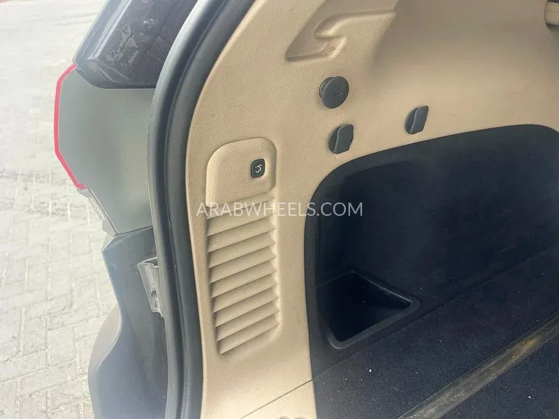 Jeep Grand Cherokee L 2017 for Sale in Sharjah Image-17