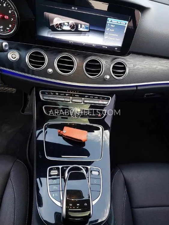 Mercedes Benz E Class 2017 for Sale in Sharjah Image-20
