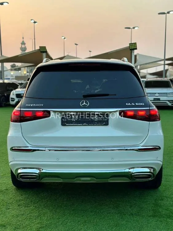 مرسيدس بنز GLS 2024 for Sale in الشارقة Image-4