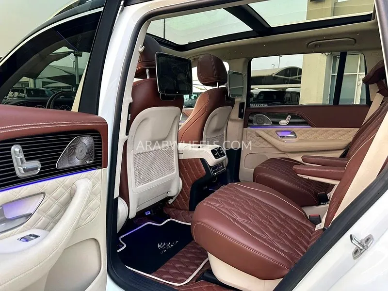 مرسيدس بنز GLS 2024 for Sale in الشارقة Image-16